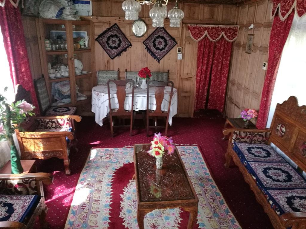 House Boat Hardy Palace Srinagar  Exterior photo