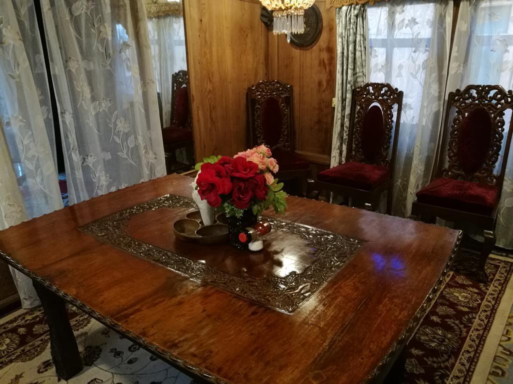 House Boat Hardy Palace Srinagar  Exterior photo