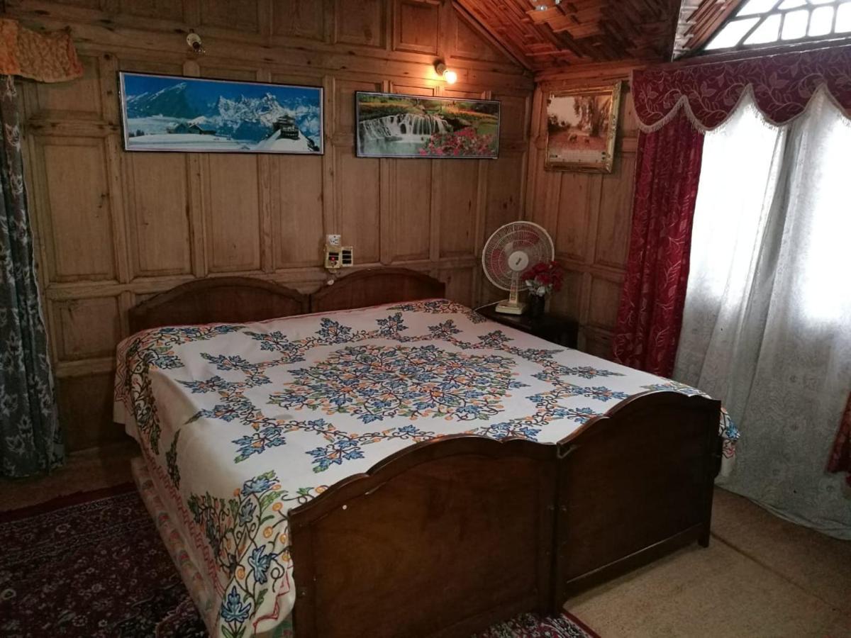 House Boat Hardy Palace Srinagar  Exterior photo